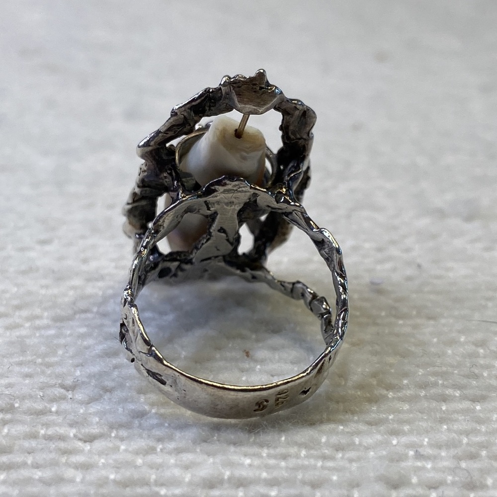 Stunning Freshwater Pearl Ring in Sterling Silver Setting - Picture 4 of 8